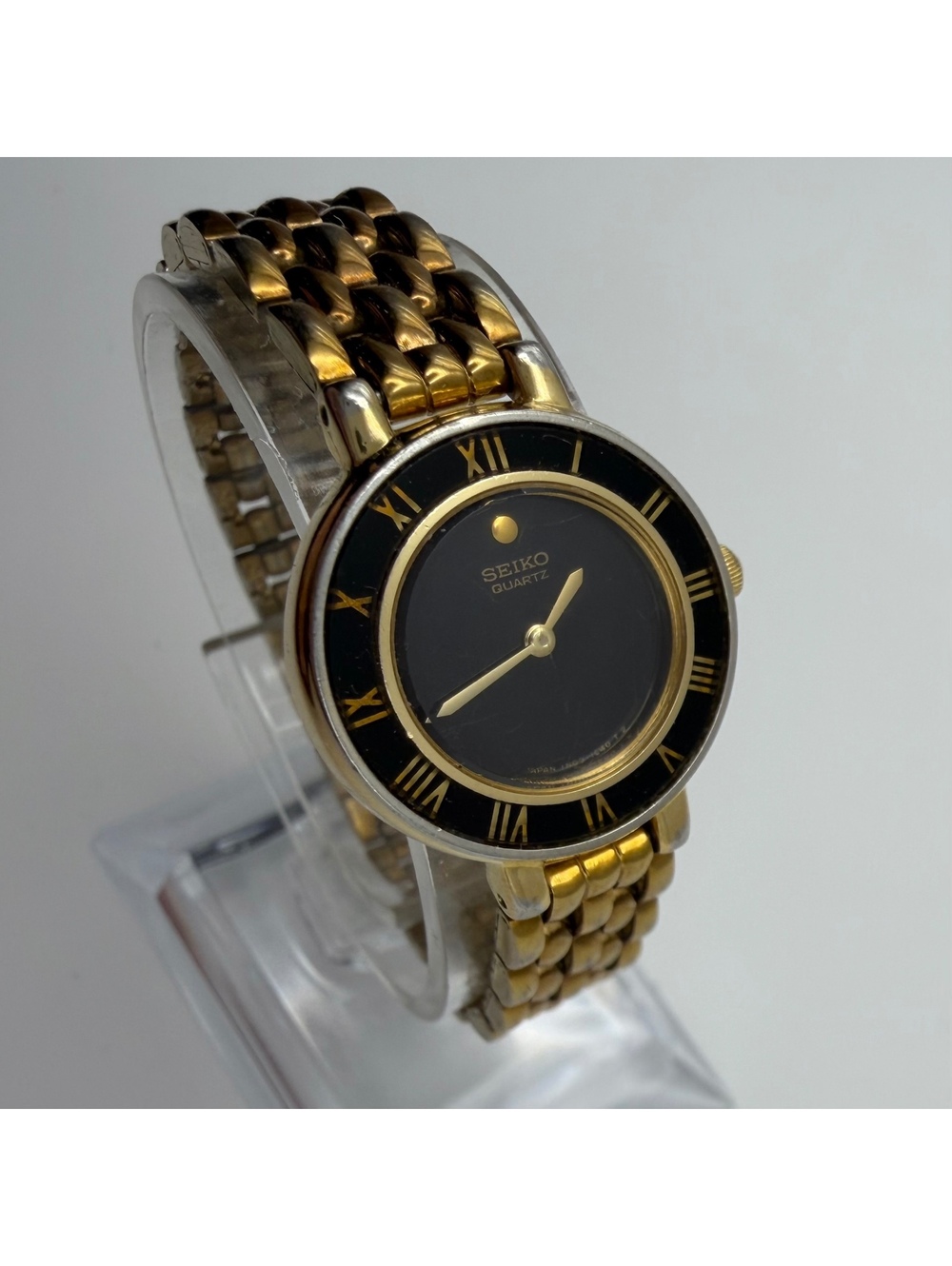 1991 Seiko 1N00-0D2A Ladies Quartz Watch Roman Numeral Bezel Black Dial WORKS